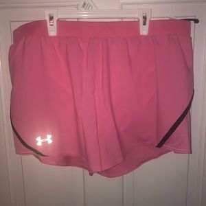 Womens XL Under Armour Shorts